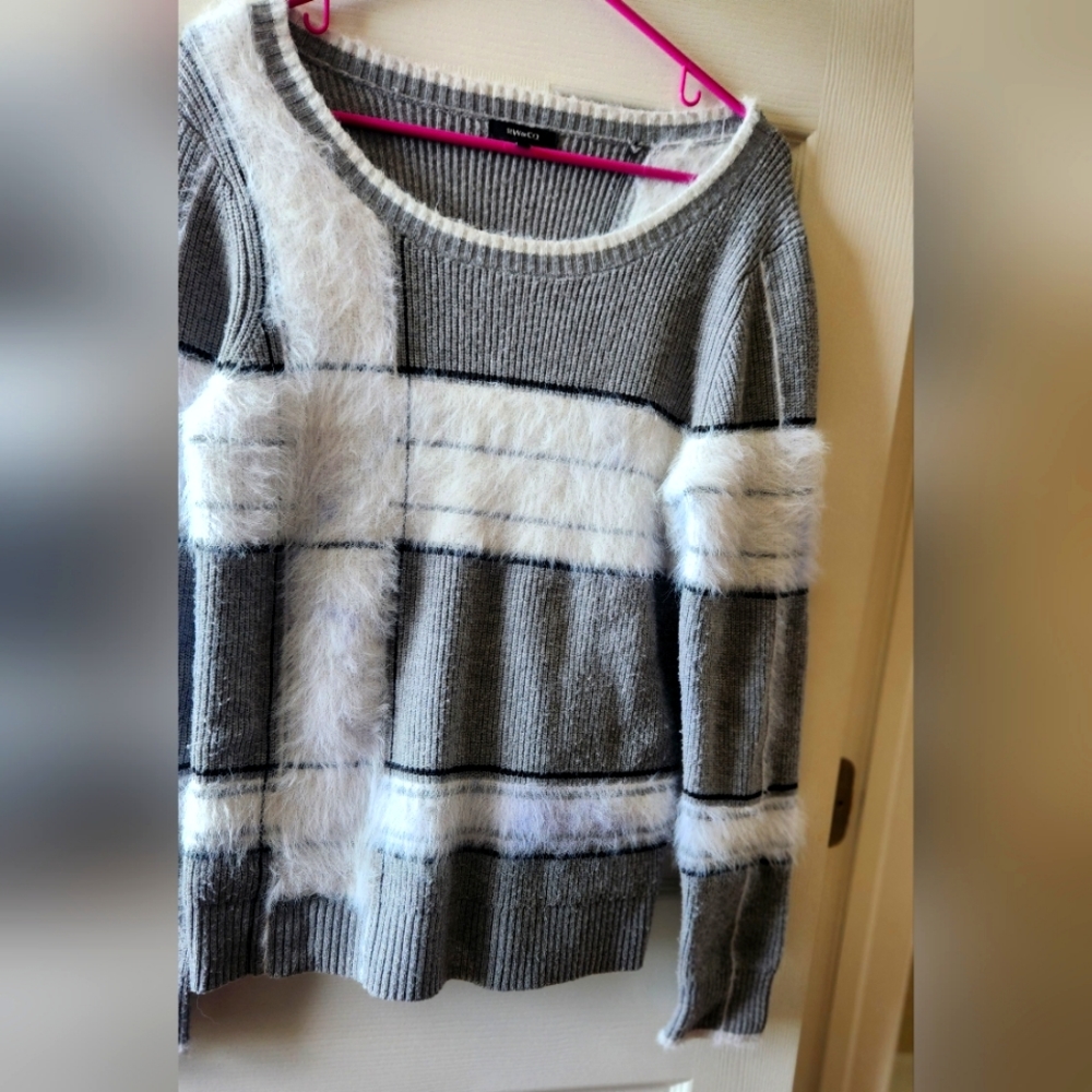 Beautiful gray sweater